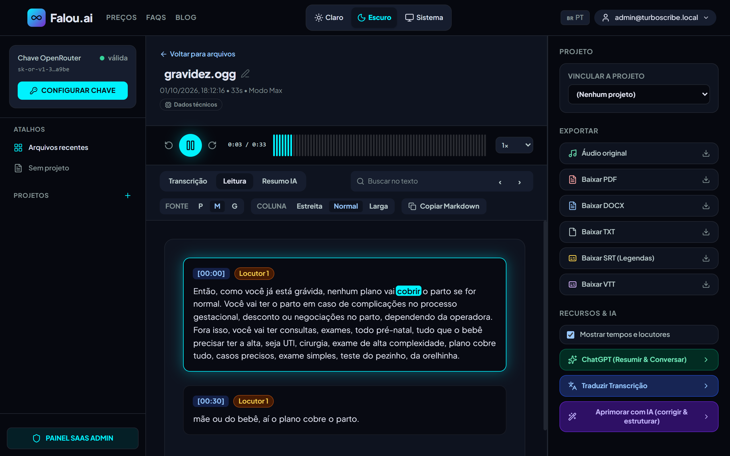 Editor de transcrição com player, waveform e karaokê grifando a palavra falada